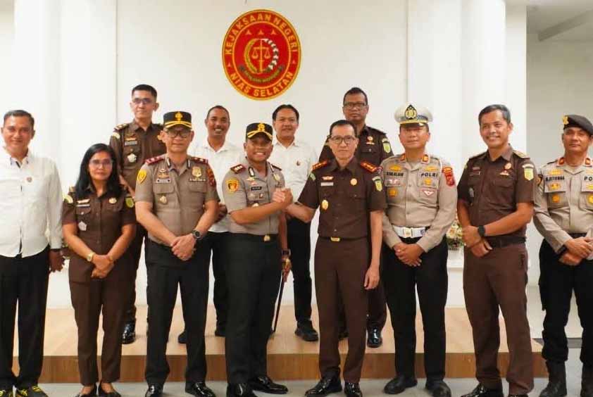 Kapolres Nisel Yang Baru, AKBP Alfian Tri Permadi Kunjungi Kantor Kejari Dalam Rangka Silaturahim