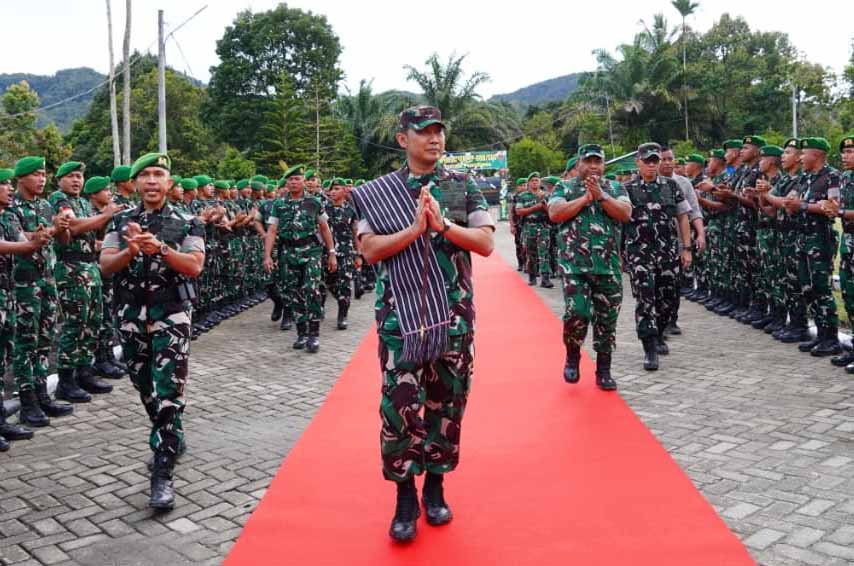 Pangdam I/BB Mayjen TNI Hendy Antariksa Tinjau Kesiapan Yonif TP 906/SLG, Tekankan Profesionalisme Prajurit