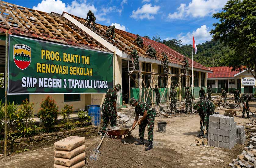 Program Bakti TNI Terus Berjalan, Renovasi SMP Negeri 3 Purbatua Capai Progres 81,5 Persen