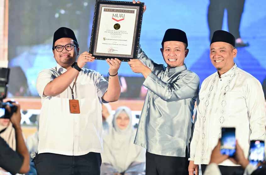 Sebanyak 9184 ASN Serentak Baca Surah Al - Mulk, Pemko Pekanbaru Raih Rekor MURI