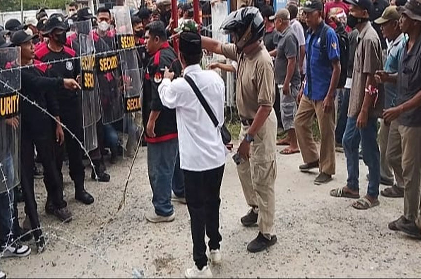 Koptan HKTI Asahan Bentrok Dengan Satpam PT. BSP Kisaran, 5 Orang Warga Luka-luka dan 2 Kaca Mobil Pecah
