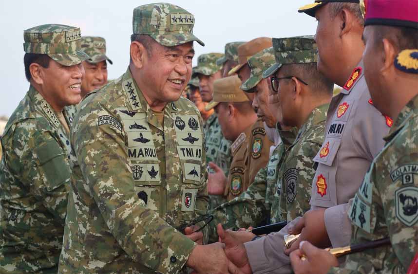 Pangdam XIX Tuanku Tambusai Mayjen TNI Agus Hadi Waluyo Sambut Kedatangan Panglima TNI di Batam