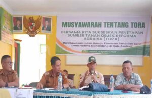 Perkuat Program Sumber Tora Warga Rembuk Dengan Pemerintah Desa Padang Mahondang