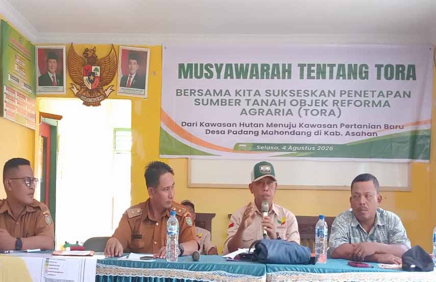 Perkuat Program Sumber Tora Warga Rembuk Dengan Pemerintah Desa Padang Mahondang