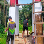 Satgas Gulbencal Kodam I/BB Perbaiki Jembatan Gantung Penghubung Desa Sisalean dan Jorang Balanga