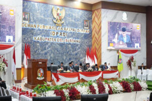 Wakil Bupati Deli Serdang, Lom Lom Suwondo Beserta Jajaran DPRD, Saksikan Pidato Kenegaraan Presiden RI