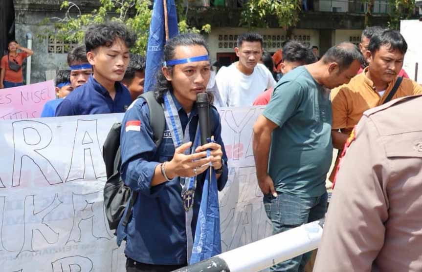 GMKI Cabang Nias Selatan Lakukan Aksi Damai, Tuntut Barang Bukti Kapal Tongkang Milik PT Gruti Dikembalikan