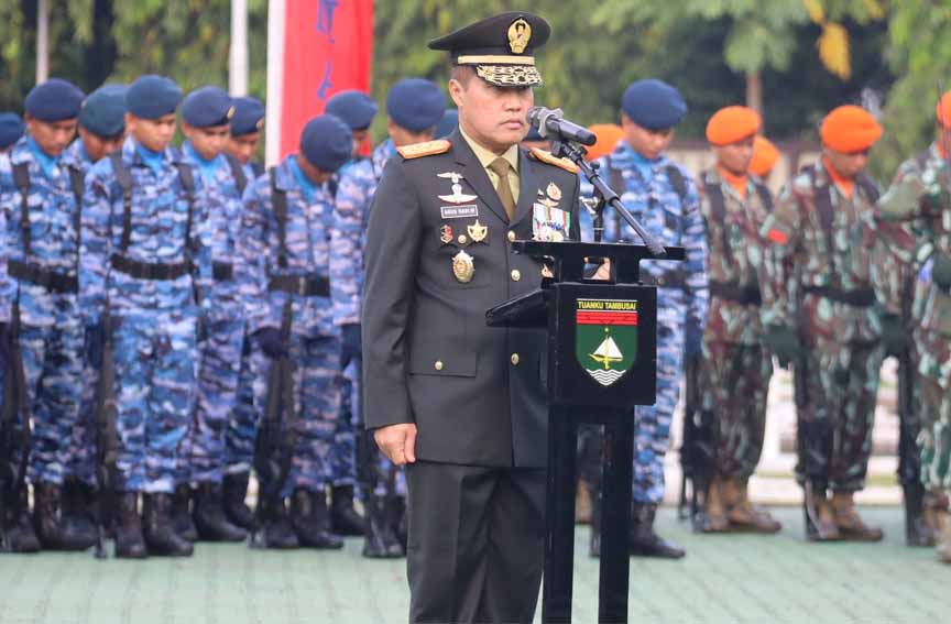 Pangdam XIX/T T Mayjen TNI Agus Hadi Waluyo Pimpin Ziarah Nasional HUT Ke-81 TNI di Pekanbaru, Wujud Penghormatan Kepada Para Pahlawan
